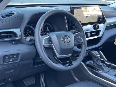 2026 Toyota Highlander Hybrid Platinum