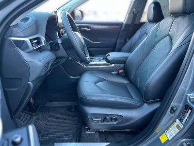 2026 Toyota Highlander Hybrid Platinum