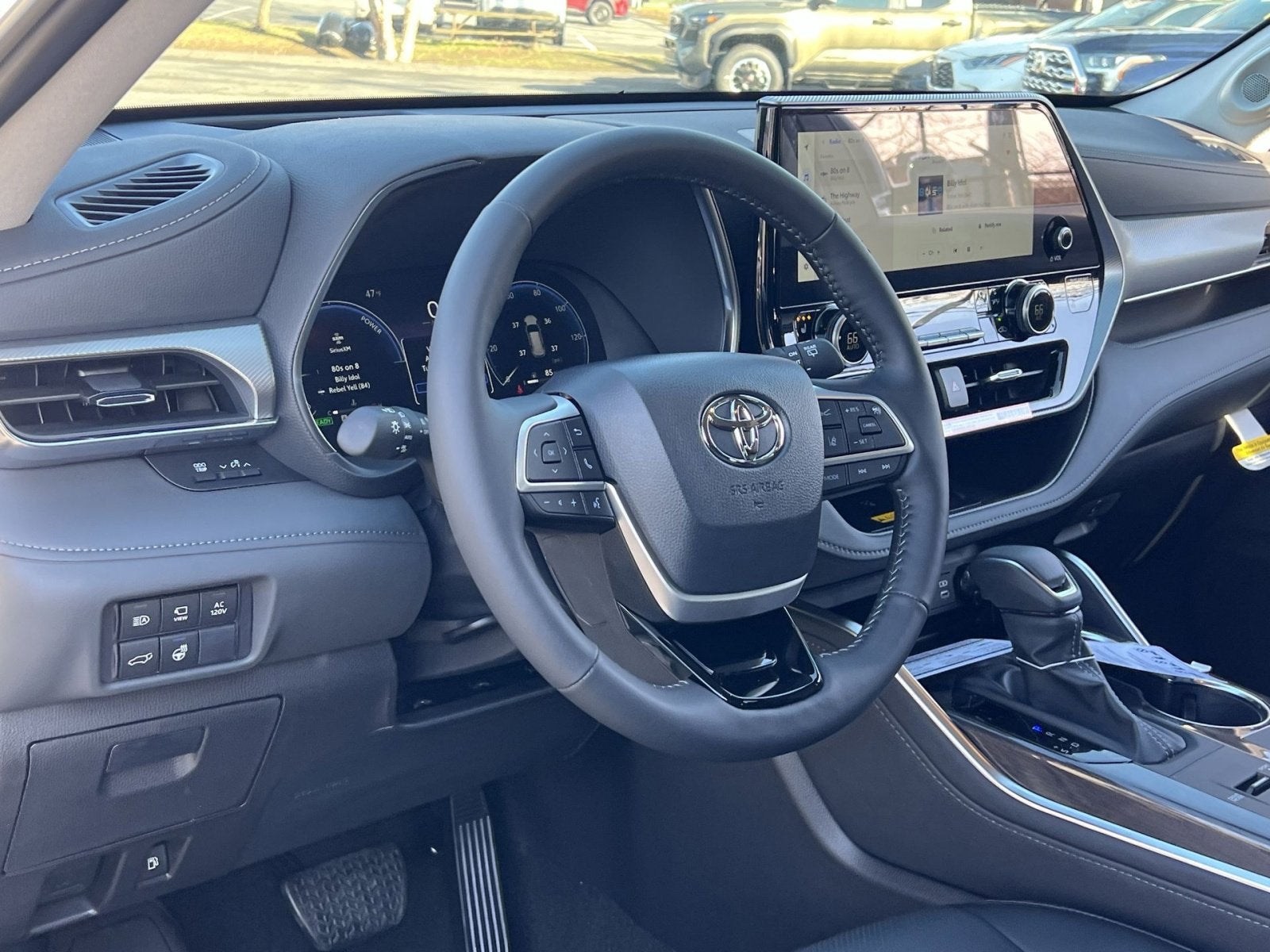 2026 Toyota Highlander Hybrid Platinum