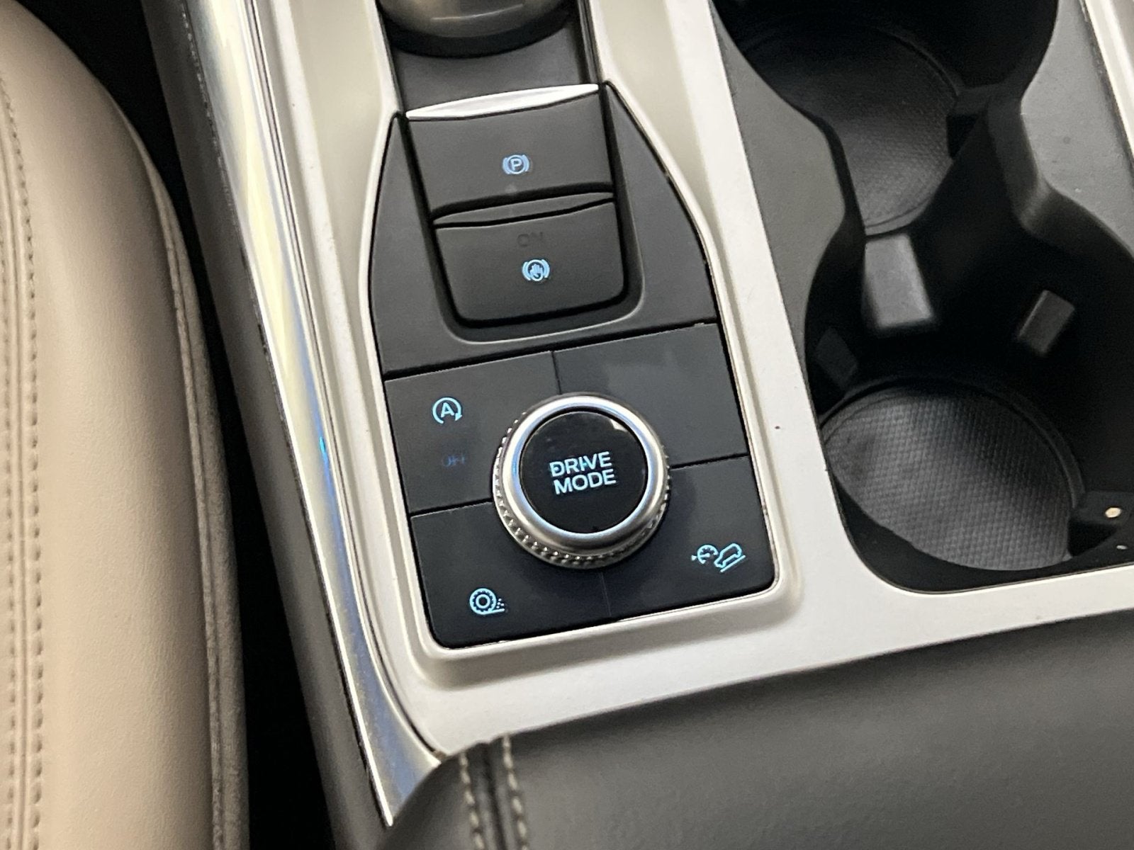 2023 Ford Explorer XLT - Photo 31