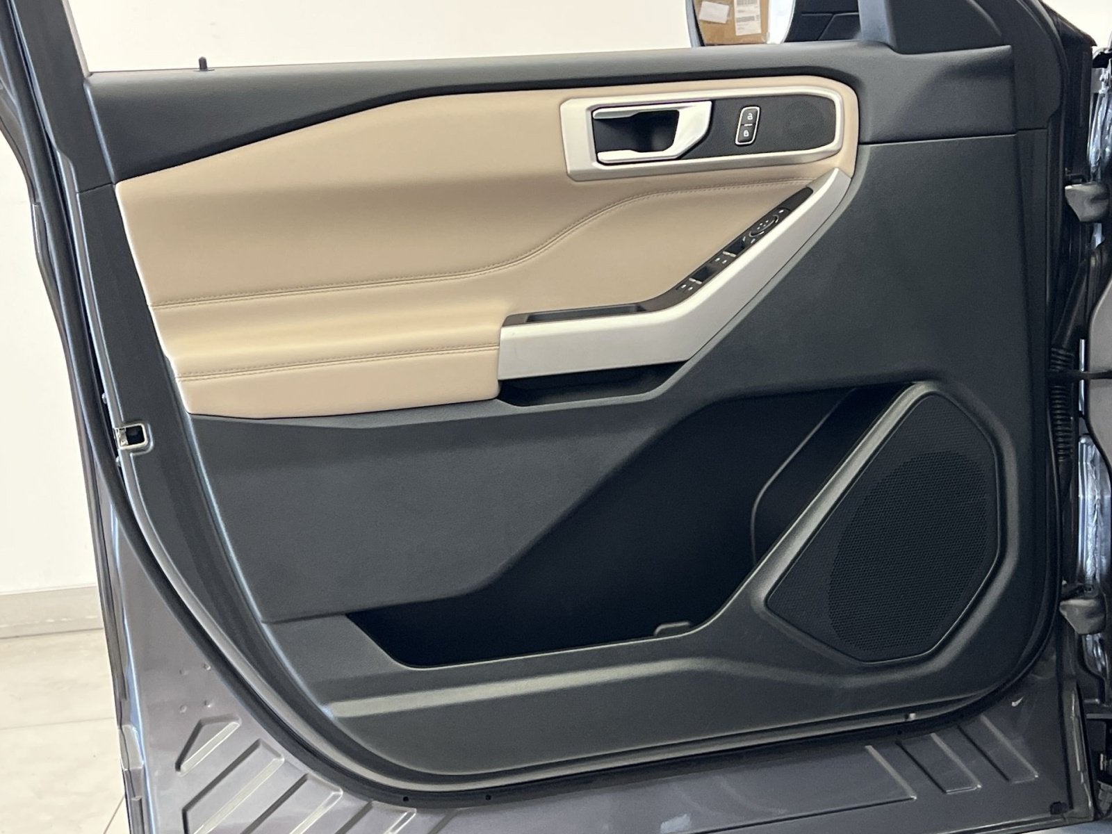 2023 Ford Explorer XLT - Photo 38