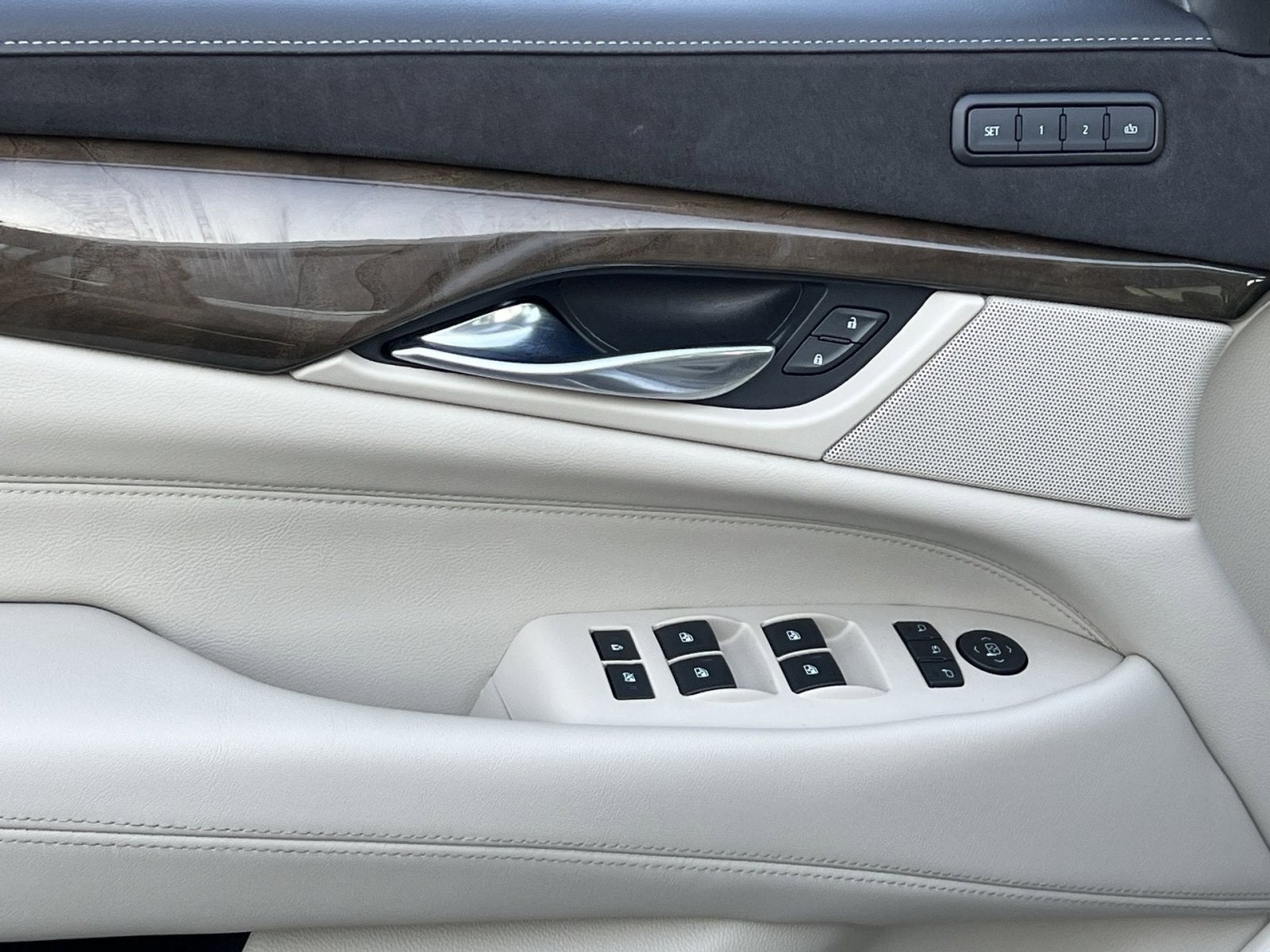 2020 Cadillac Escalade Premium Luxury