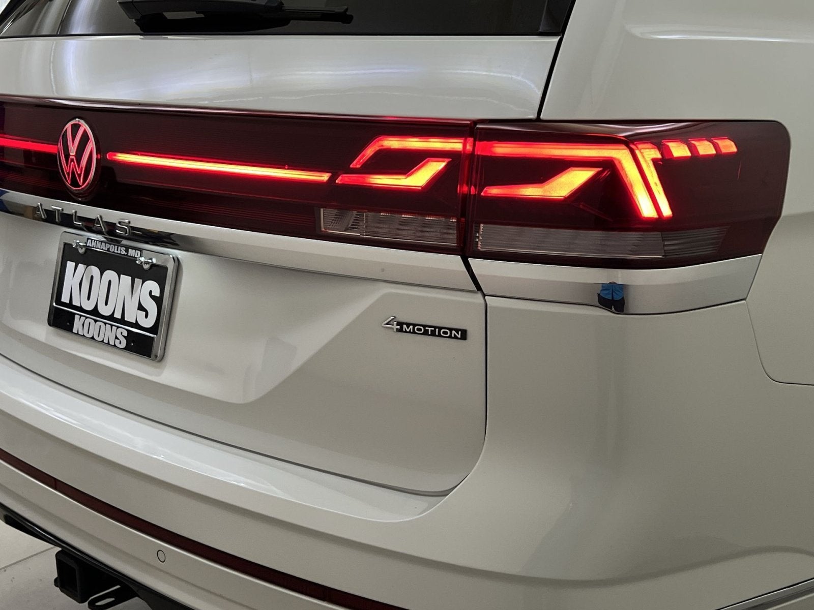 2025 Volkswagen Atlas 2.0T SEL Premium R-Line