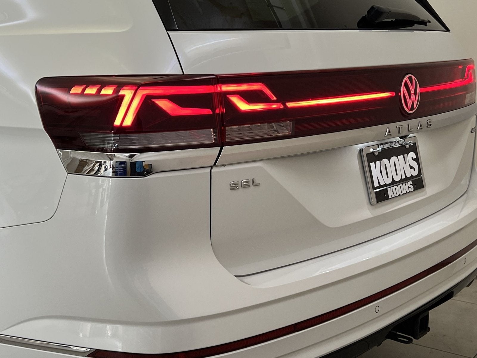 2025 Volkswagen Atlas 2.0T SEL Premium R-Line