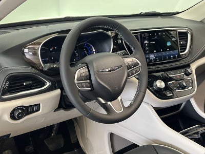 2023 Chrysler Pacifica Hybrid Limited