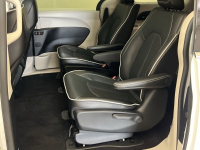 2023 Chrysler Pacifica Hybrid Limited