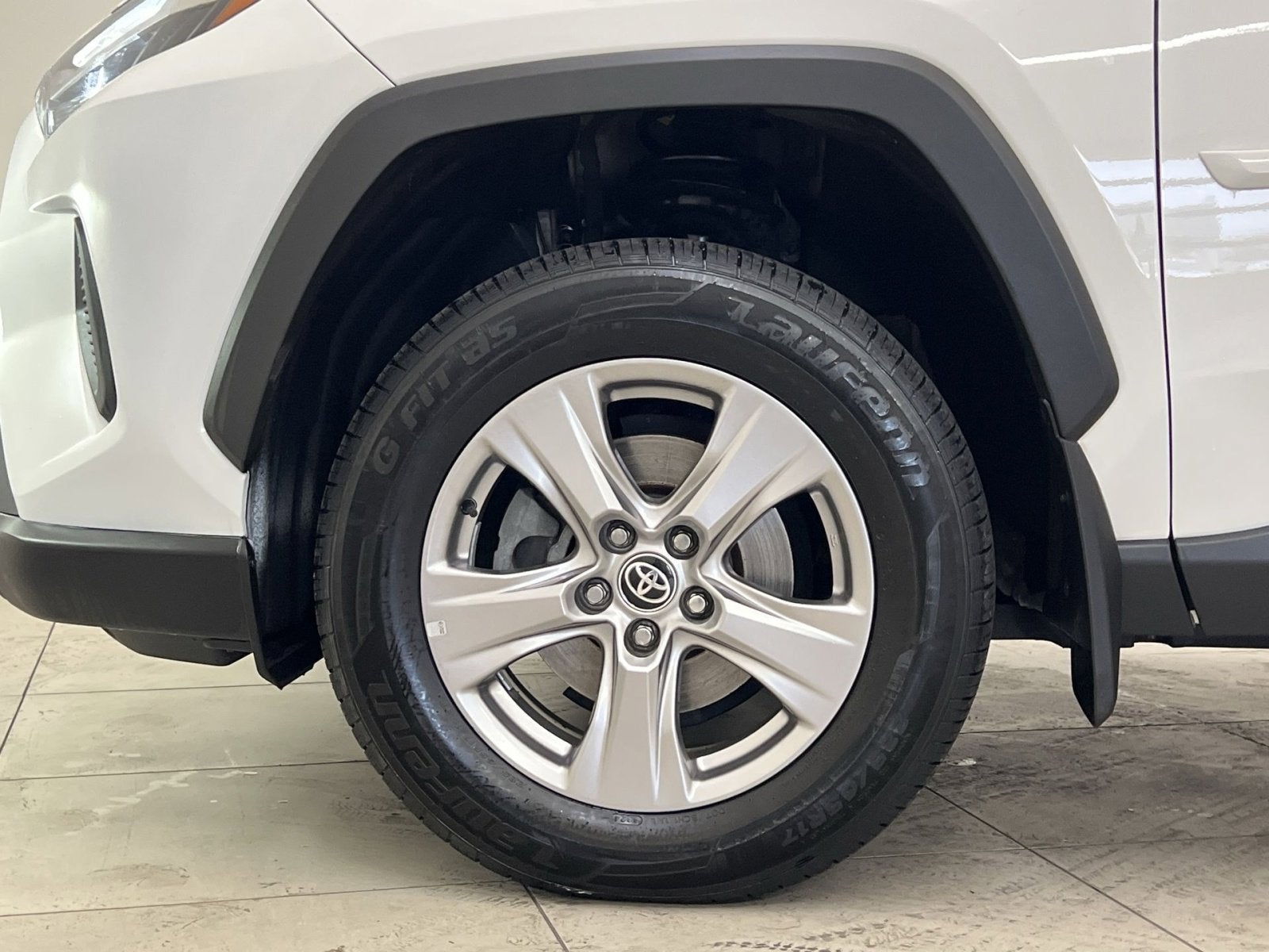 2022 Toyota RAV4 XLE - Photo 10