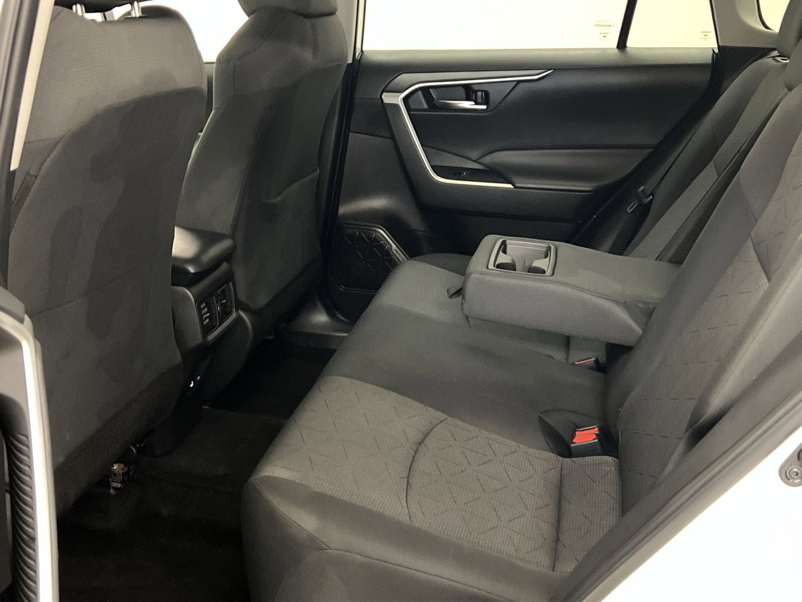 2022 Toyota RAV4 XLE - Photo 23