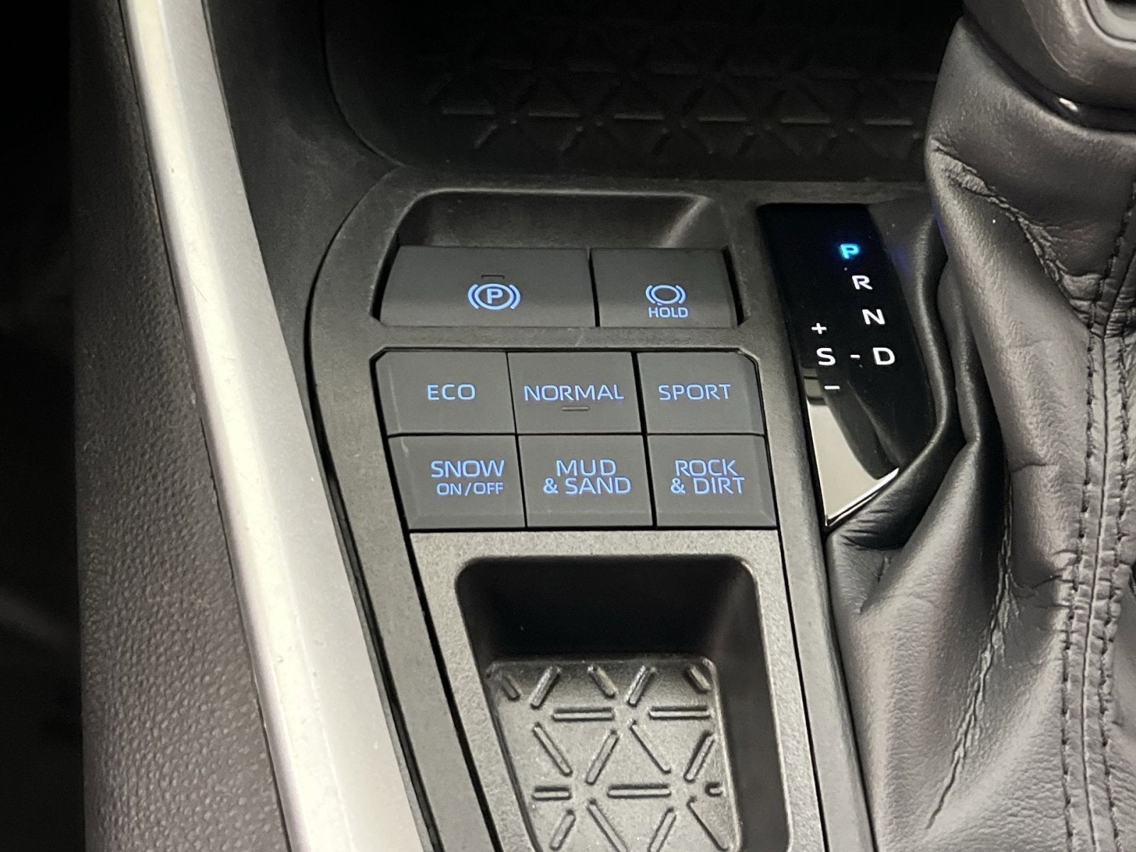 2022 Toyota RAV4 XLE - Photo 29