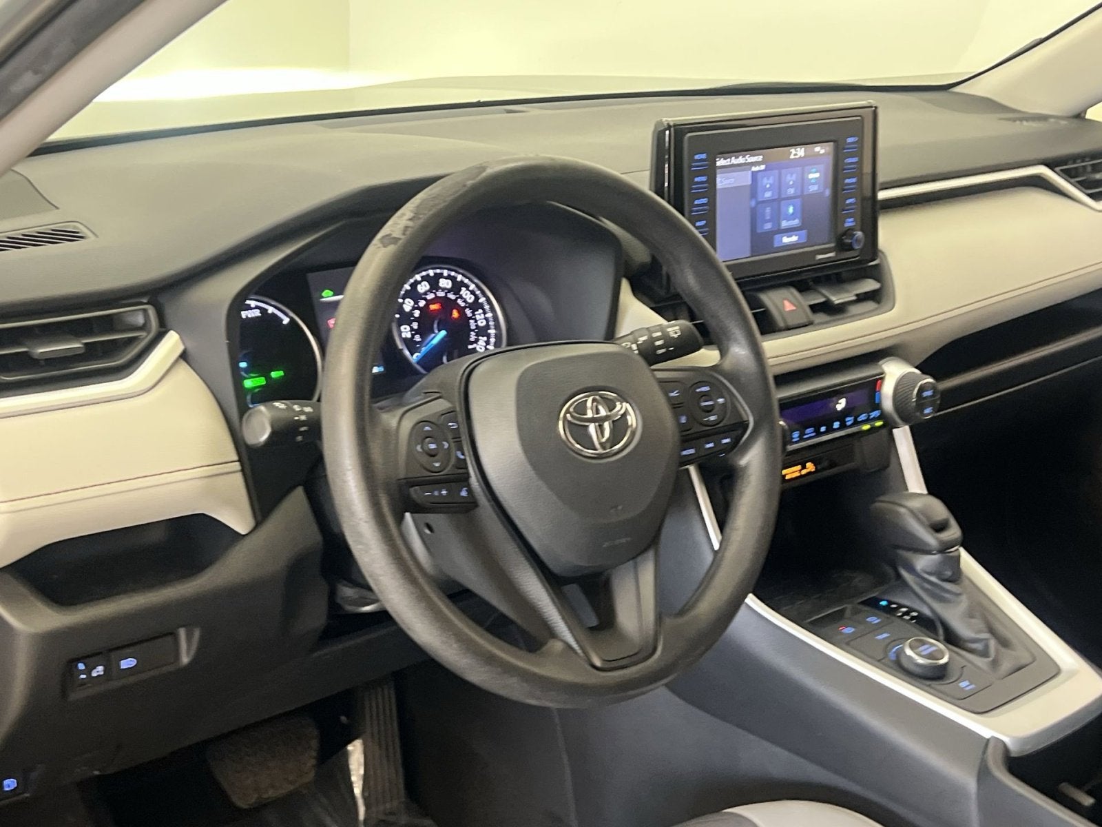 2022 Toyota RAV4 Hybrid XLE