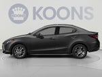 2019 Toyota Yaris XLE