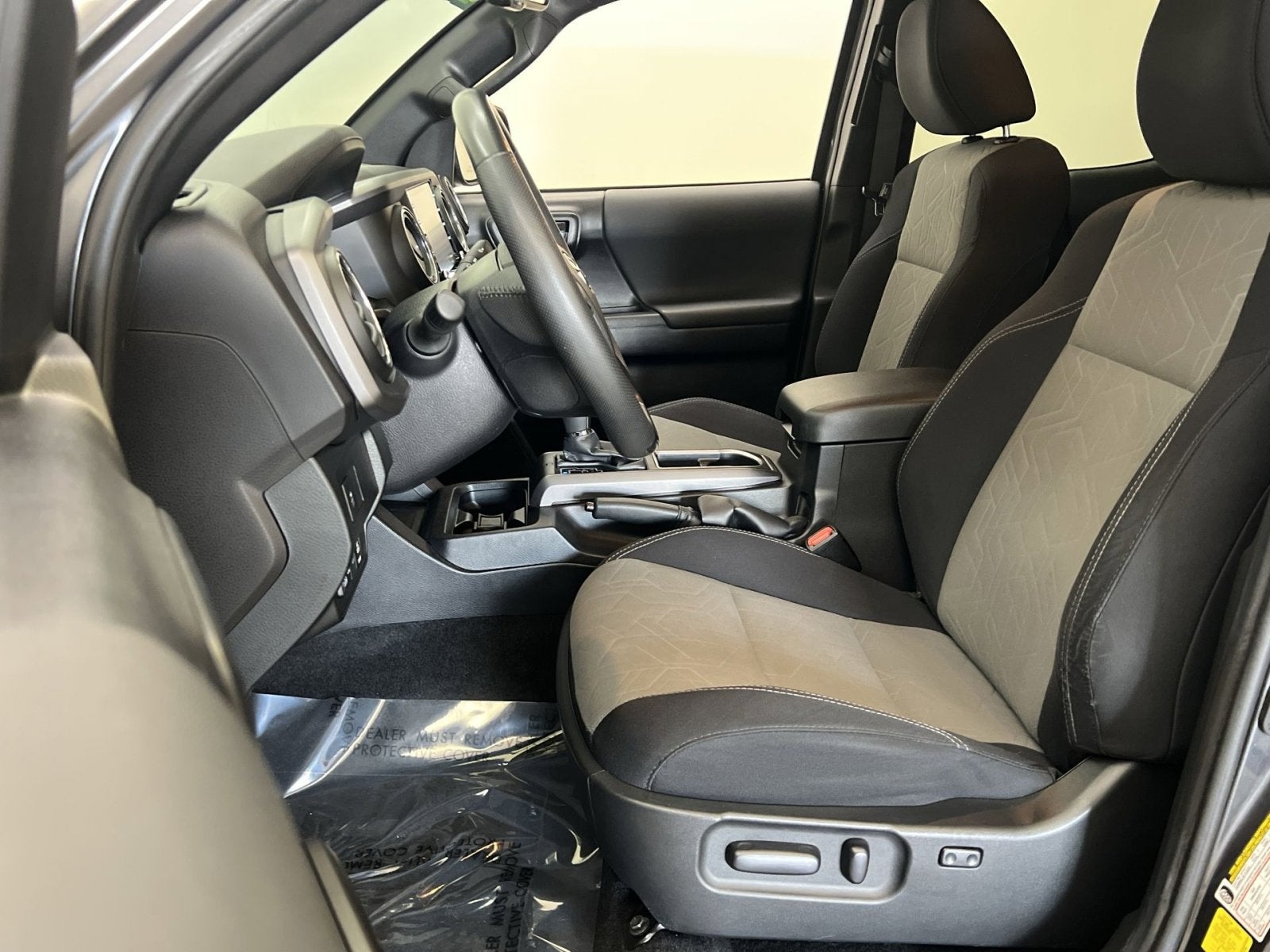 2022 Toyota Tacoma SR - Photo 11