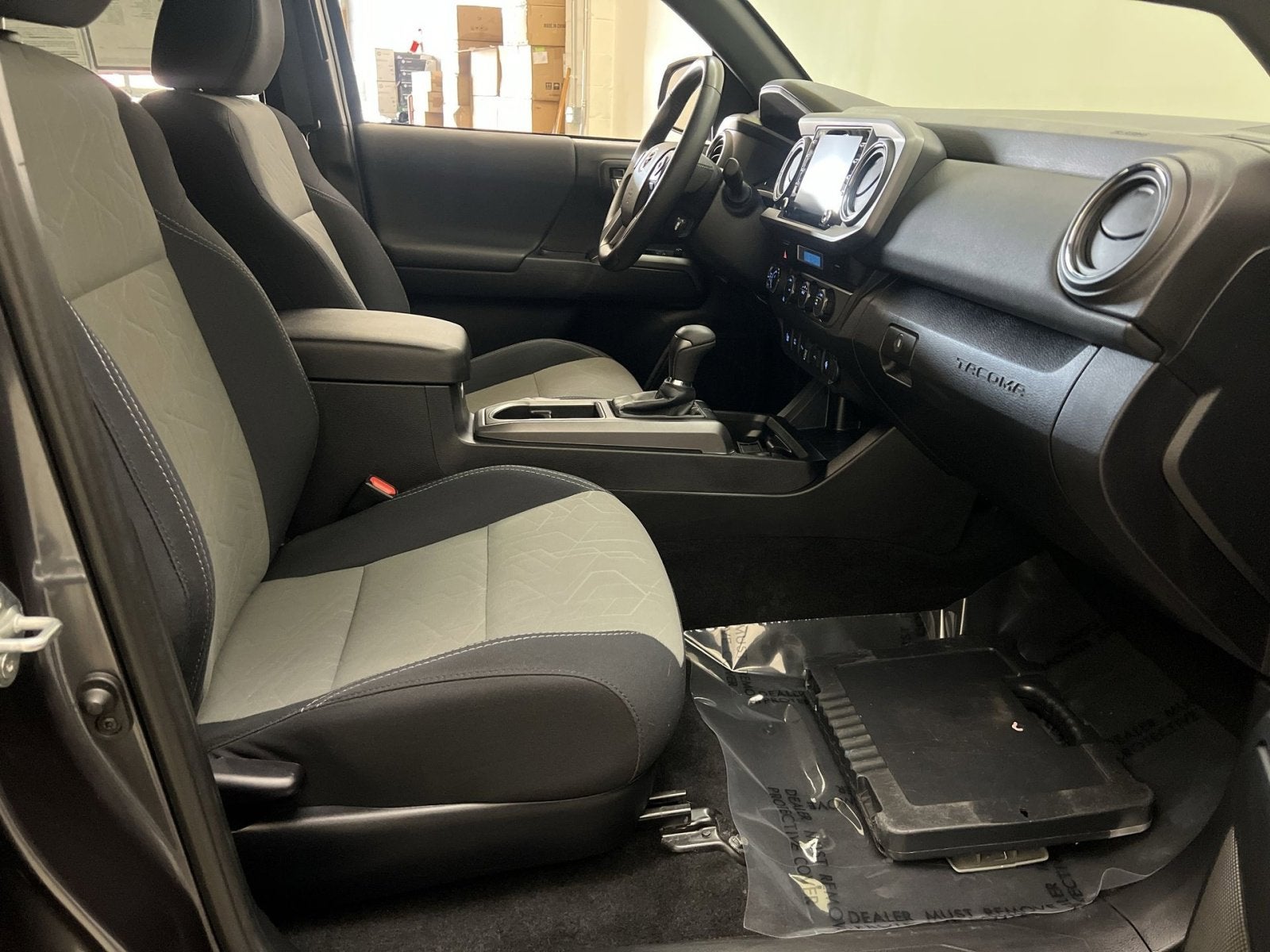 2022 Toyota Tacoma SR - Photo 25