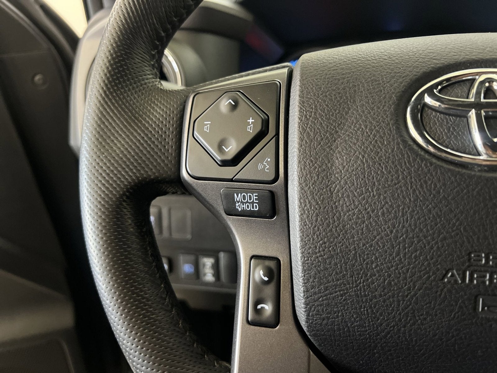 2022 Toyota Tacoma SR - Photo 33