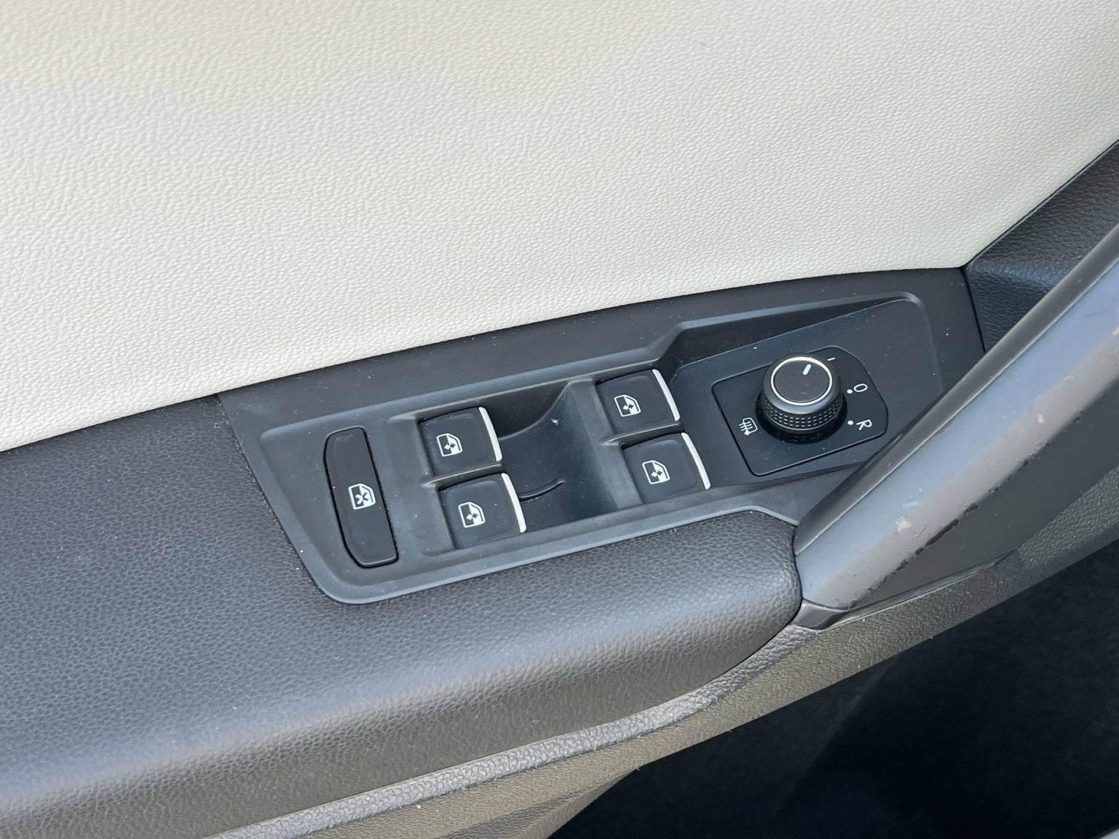 2019 Volkswagen Tiguan 2.0T SEL