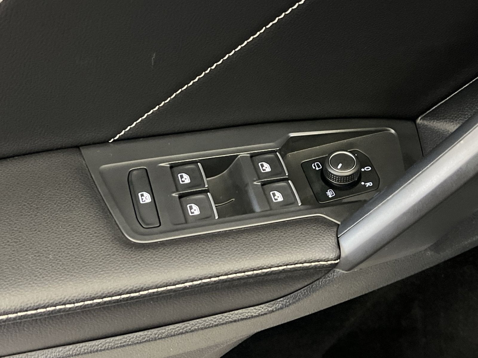 2022 Volkswagen Tiguan 2.0T SEL R-Line