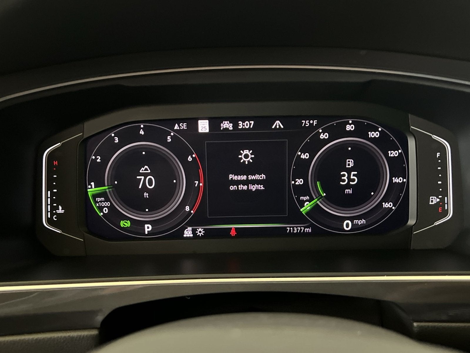 2022 Volkswagen Tiguan 2.0T SEL R-Line