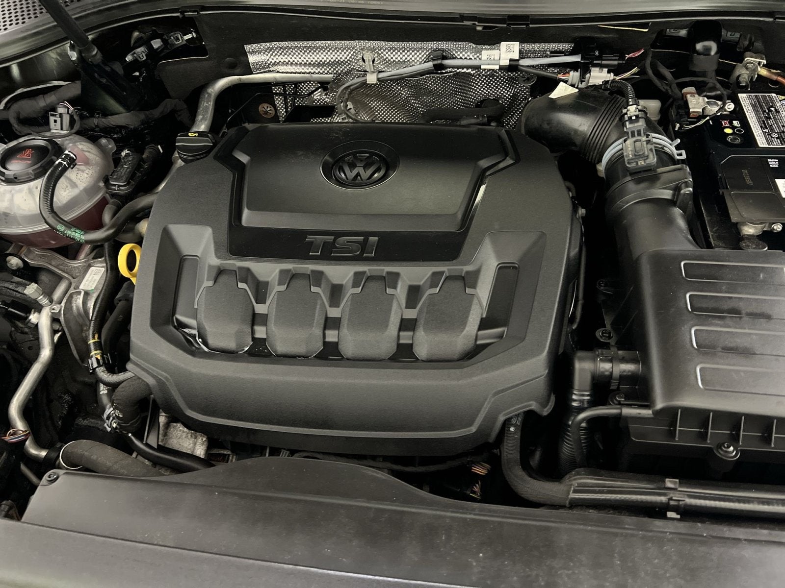 2022 Volkswagen Tiguan 2.0T SEL R-Line