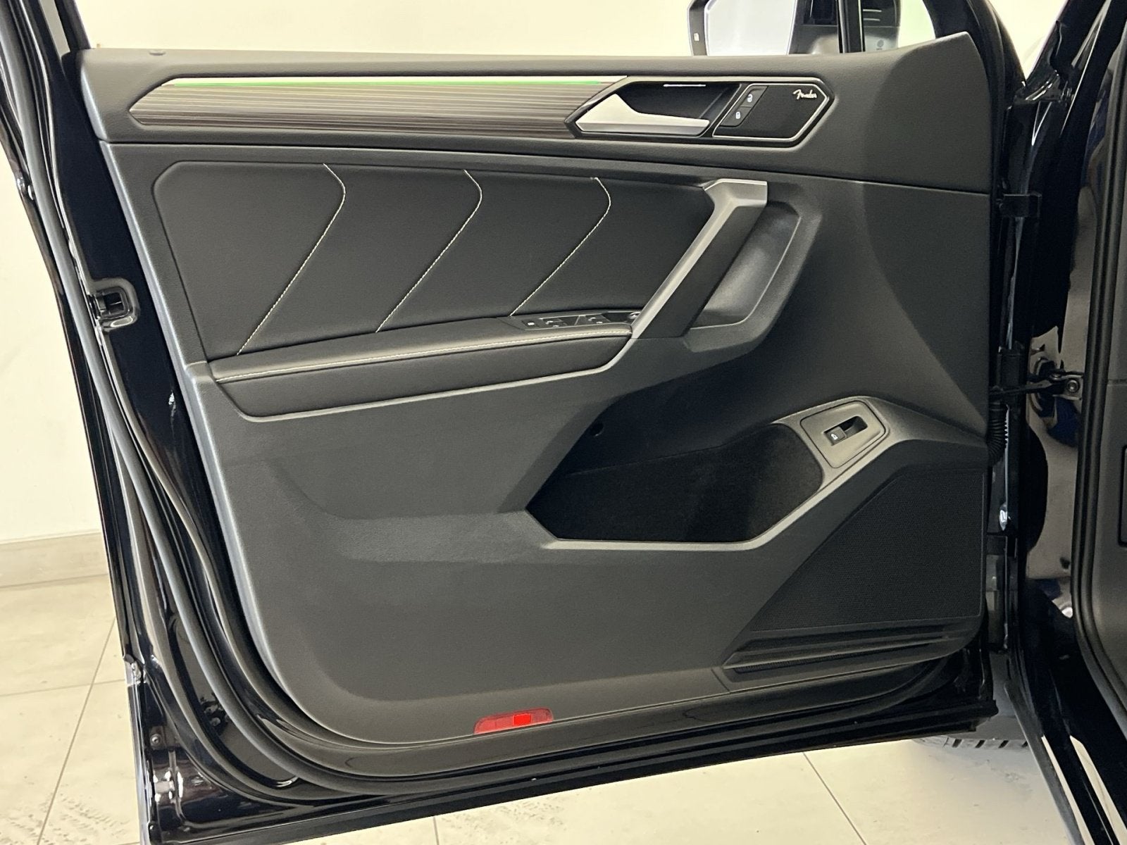 2022 Volkswagen Tiguan 2.0T SEL R-Line