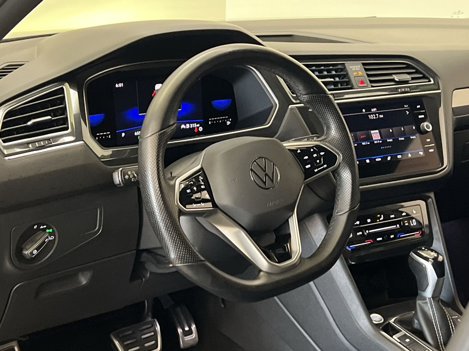 2023 Volkswagen Tiguan 2.0T SE R-Line Black