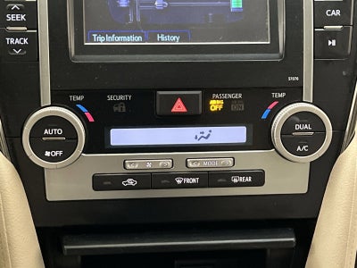 2014 Toyota Camry Hybrid LE