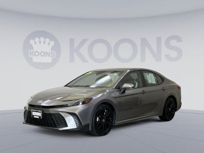 2025 Toyota Camry SE