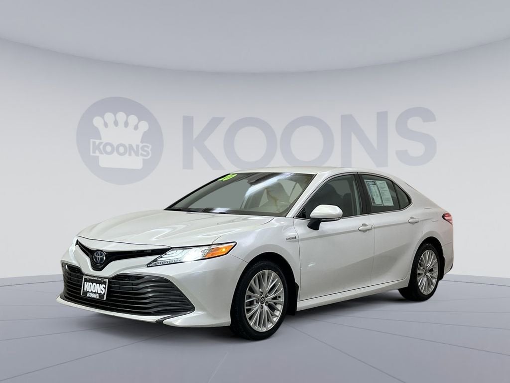 2020 Toyota Camry Hybrid XLE