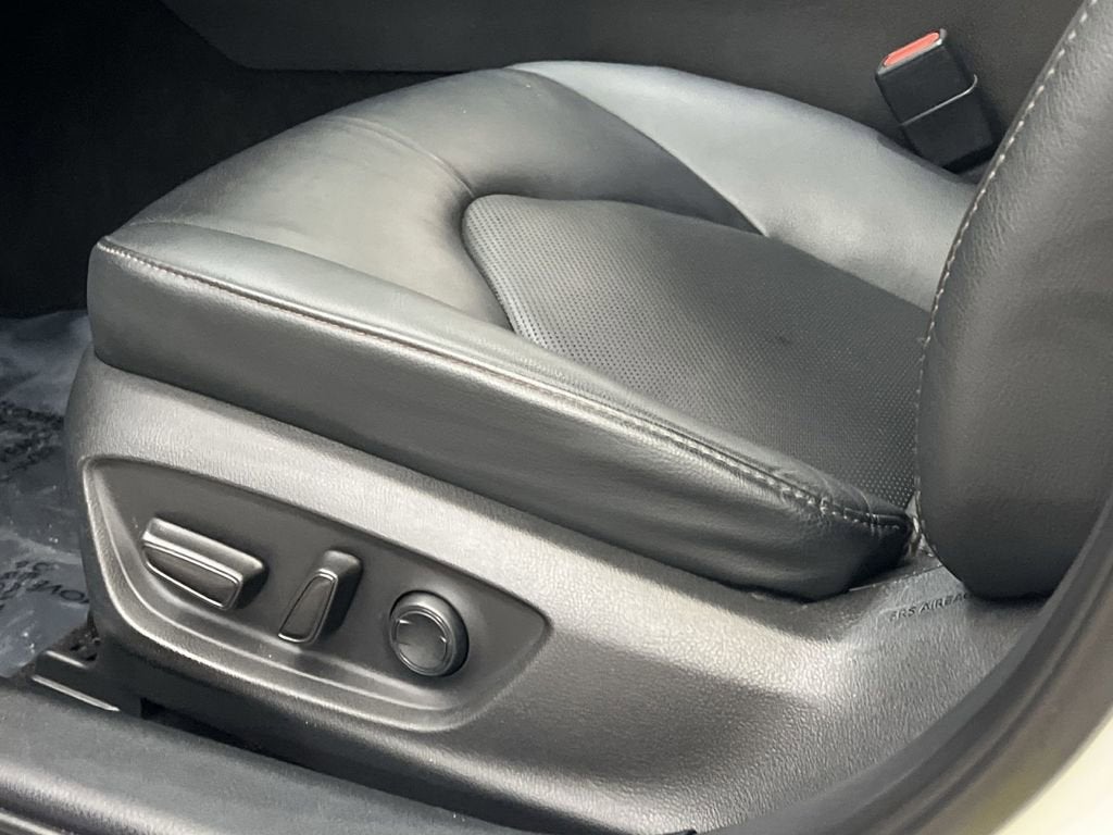 2020 Toyota Camry Hybrid XLE