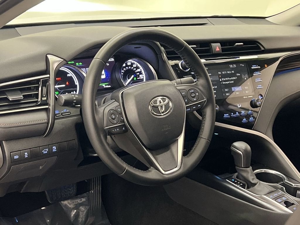 2020 Toyota Camry Hybrid XLE
