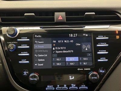 2020 Toyota Camry Hybrid XLE