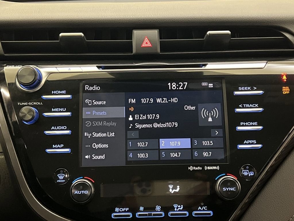 2020 Toyota Camry Hybrid XLE