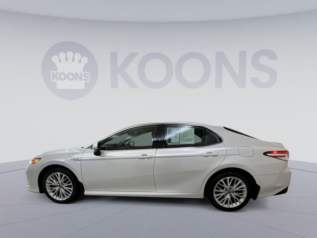 2020 Toyota Camry Hybrid XLE