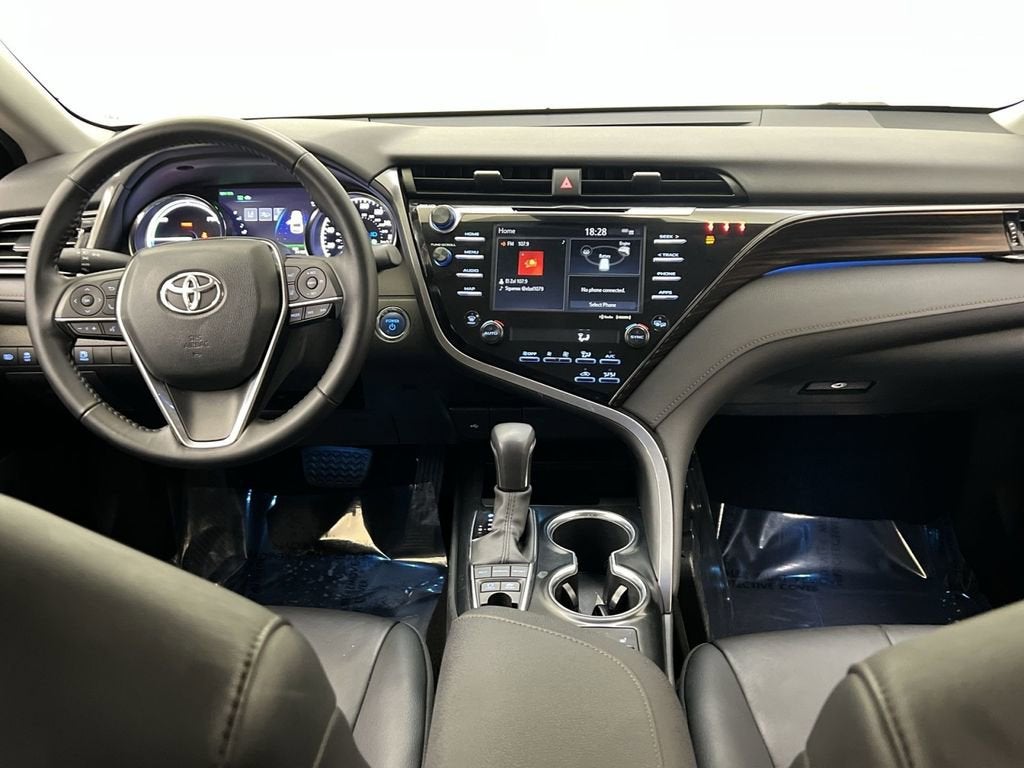 2020 Toyota Camry Hybrid XLE