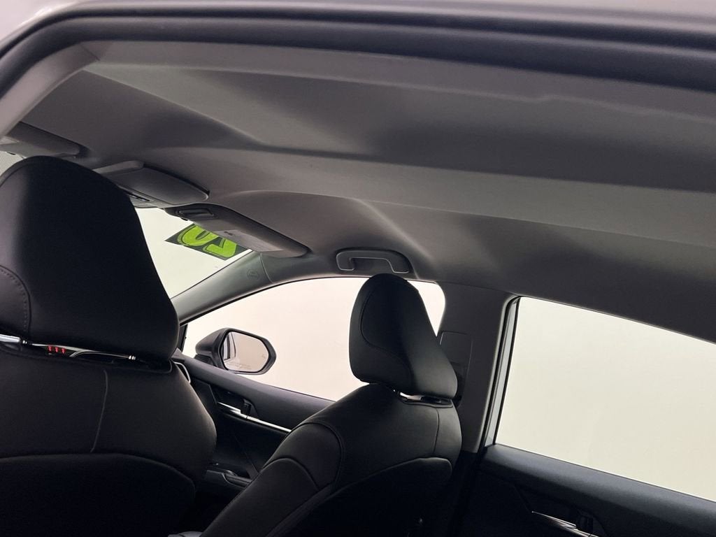 2020 Toyota Camry Hybrid XLE