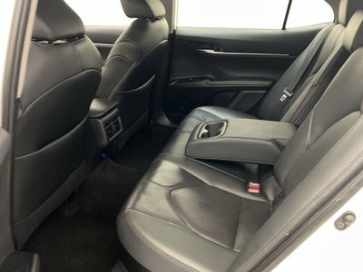 2020 Toyota Camry Hybrid XLE