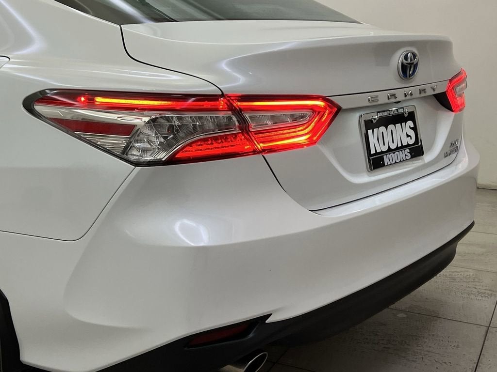 2020 Toyota Camry Hybrid XLE