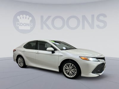 2020 Toyota Camry Hybrid XLE