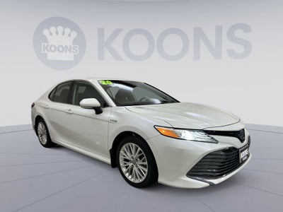 2020 Toyota Camry Hybrid XLE