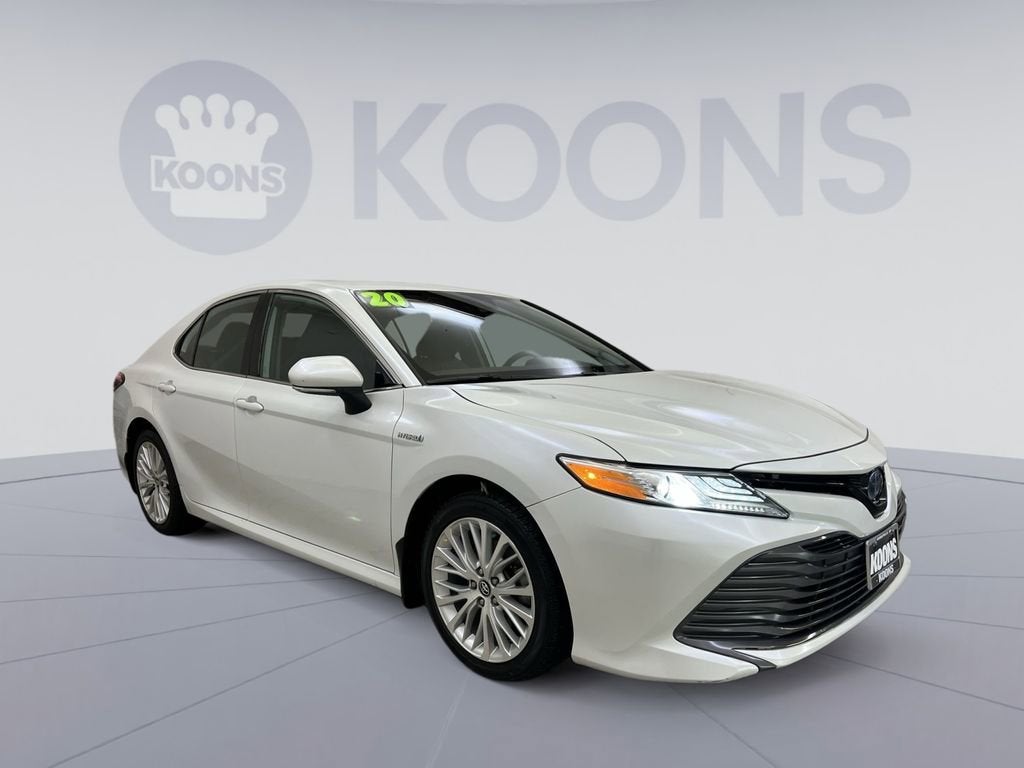 2020 Toyota Camry Hybrid XLE