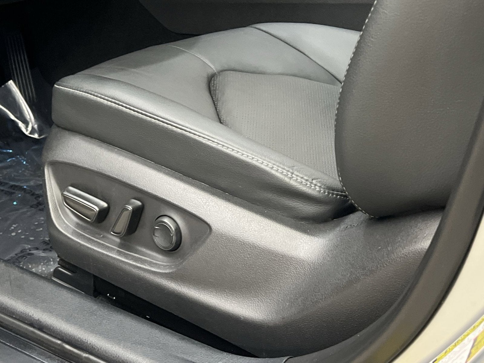 2022 Toyota Camry Hybrid XSE