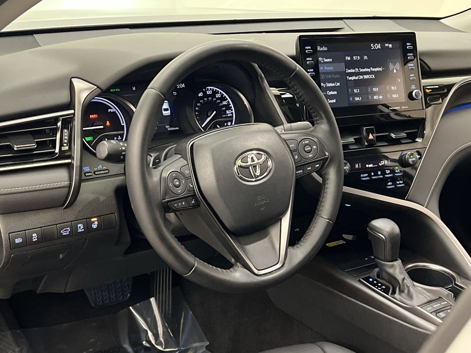 2022 Toyota Camry Hybrid XSE