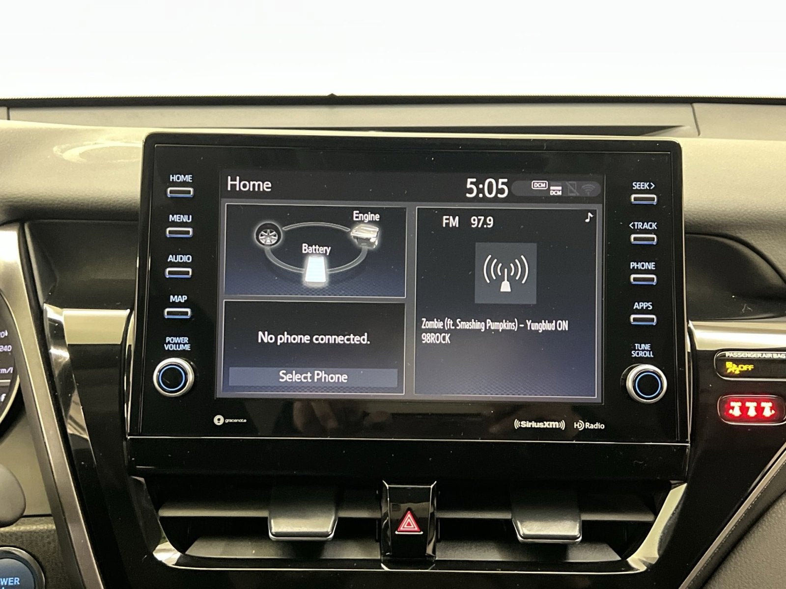 2022 Toyota Camry Hybrid XSE