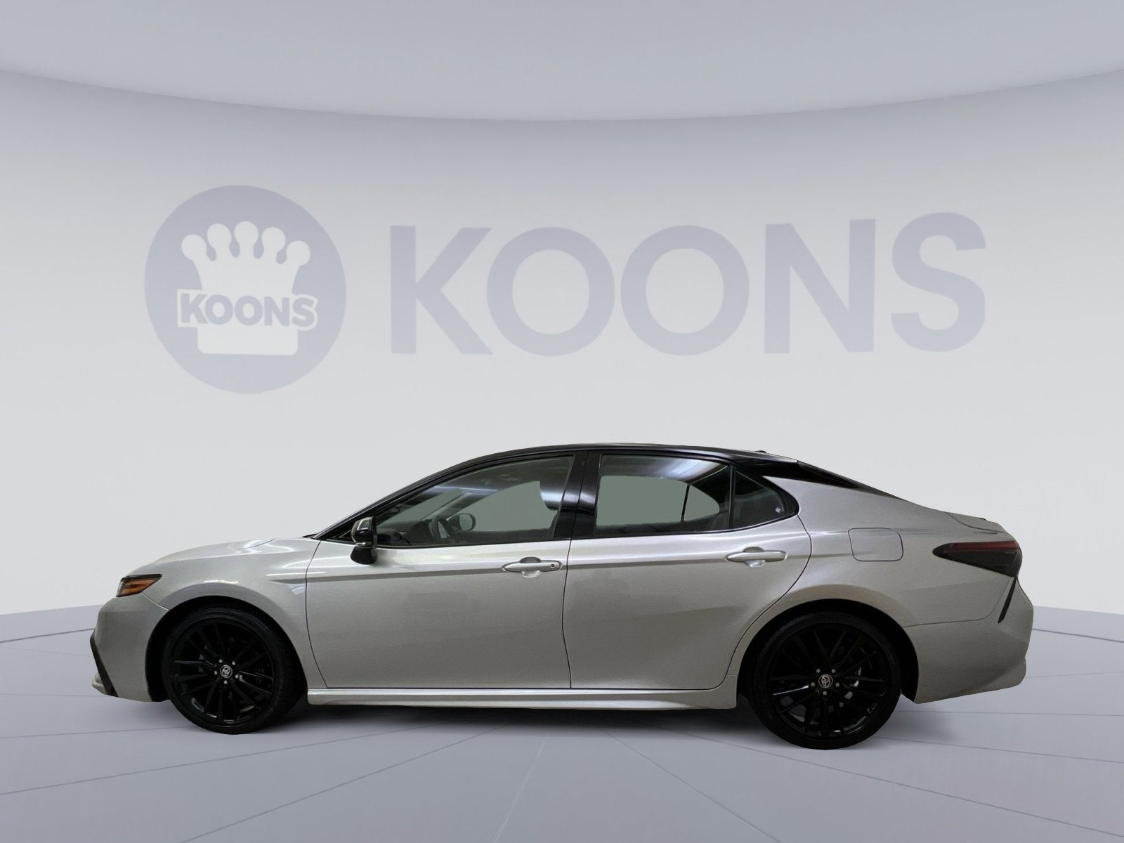 2022 Toyota Camry Hybrid XSE