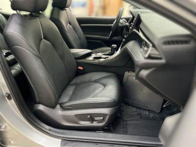 2022 Toyota Camry Hybrid XSE