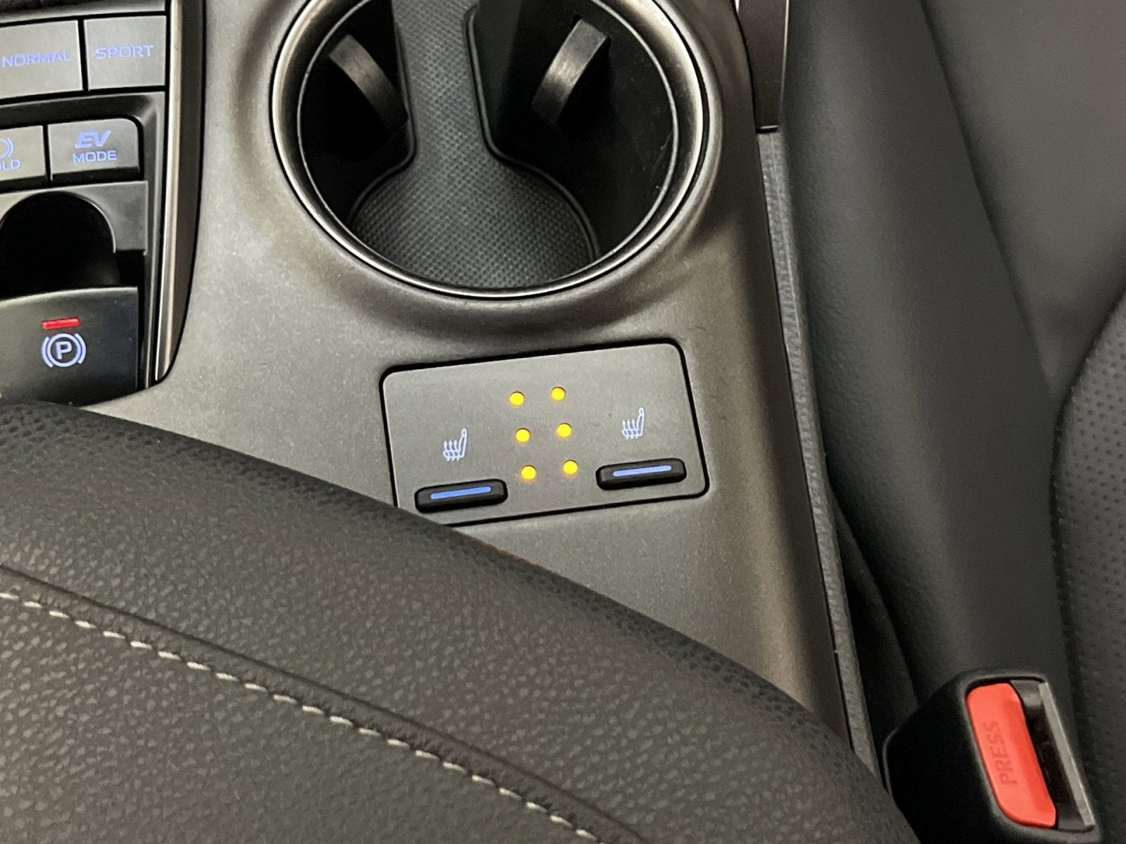 2022 Toyota Camry Hybrid XSE