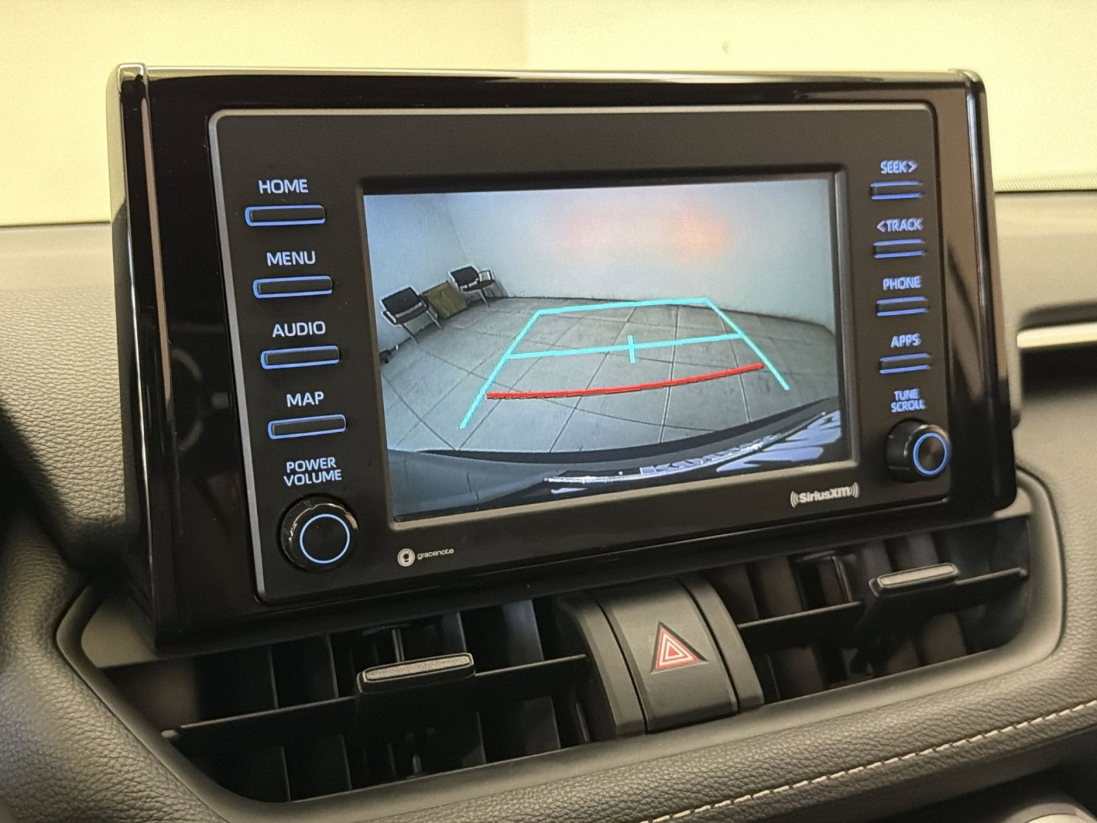 2022 Toyota RAV4 XLE - Photo 20