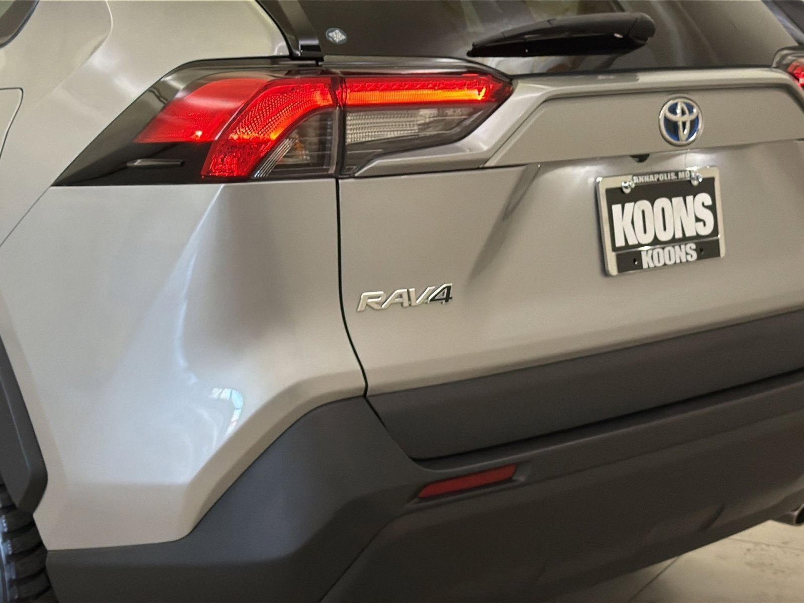 2022 Toyota RAV4 XLE - Photo 31