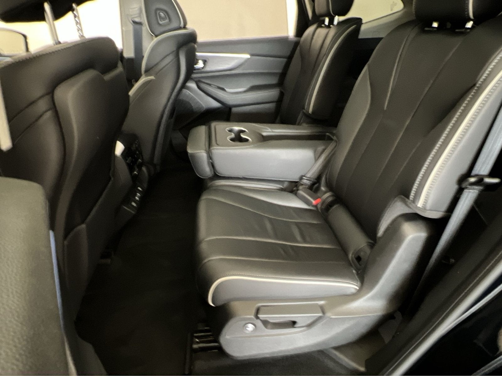 2023 Acura MDX Advance