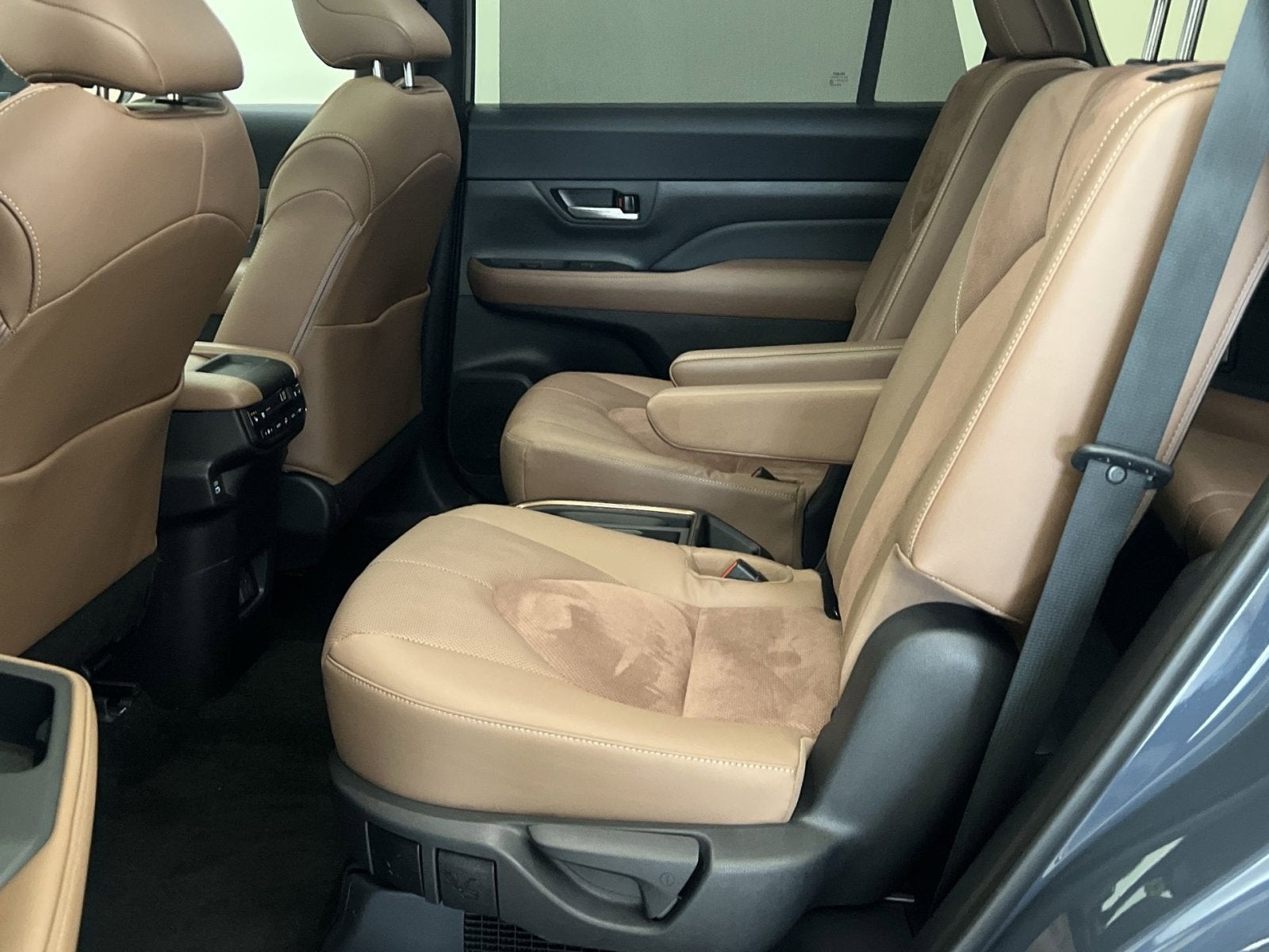 2025 Toyota Grand Highlander Hybrid MAX Platinum
