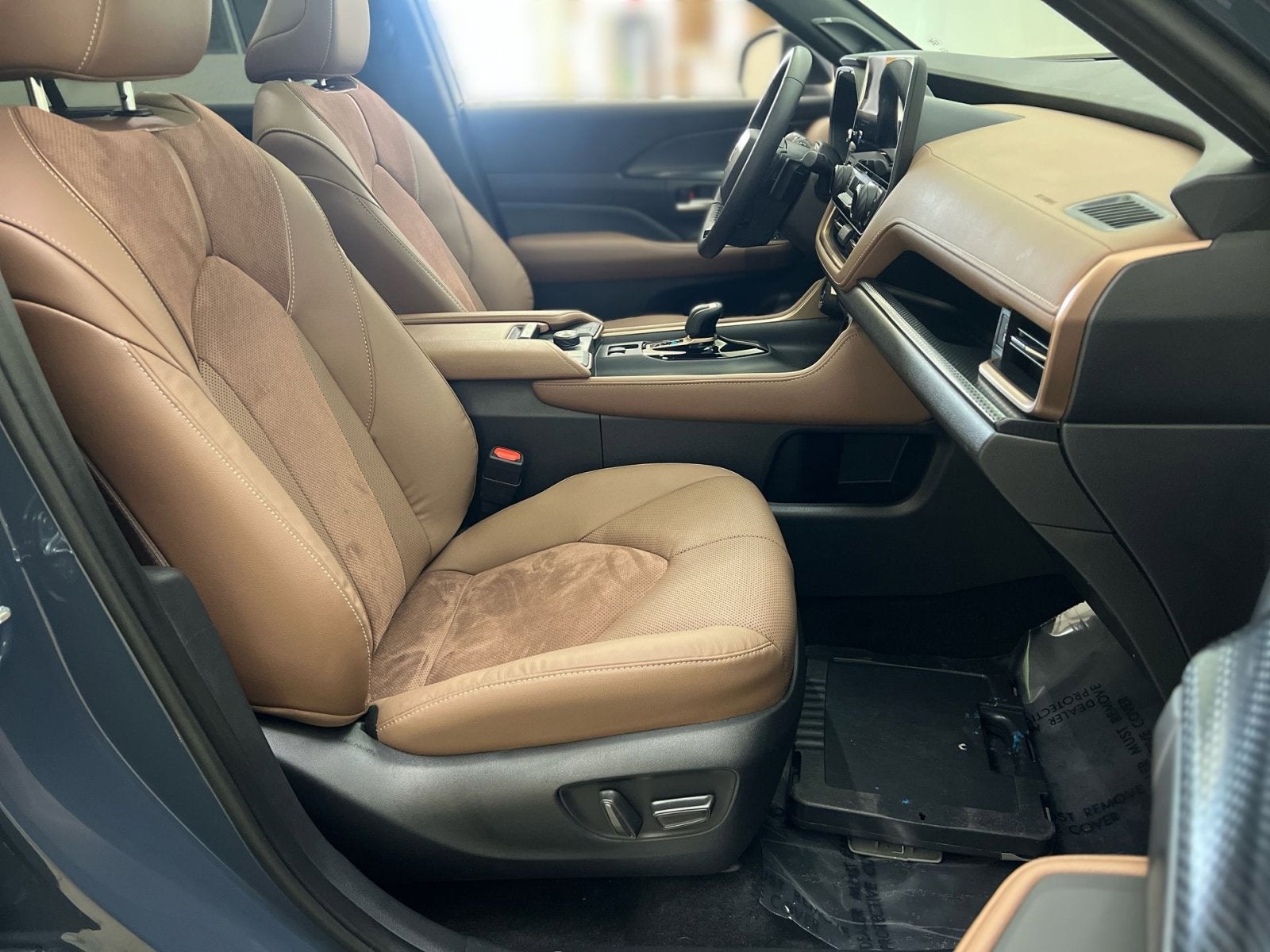 2025 Toyota Grand Highlander Hybrid MAX Platinum